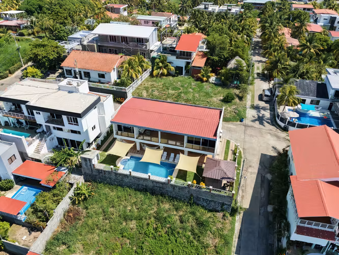 Se Vende Casa con Vista al Mar en Lomas de San Blas - Imagen 2