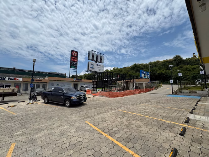 THE POINT SURF CITY, port of freedom, from mts2 to $22 neg. the metr