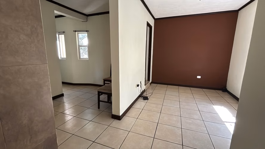 SE VENDE APARTAMENTO COLONIA ESCALÓN, por 75 Av. Norte Características: Tiene 60.14m² de construcción 2 habitaciones con - Imagen 4