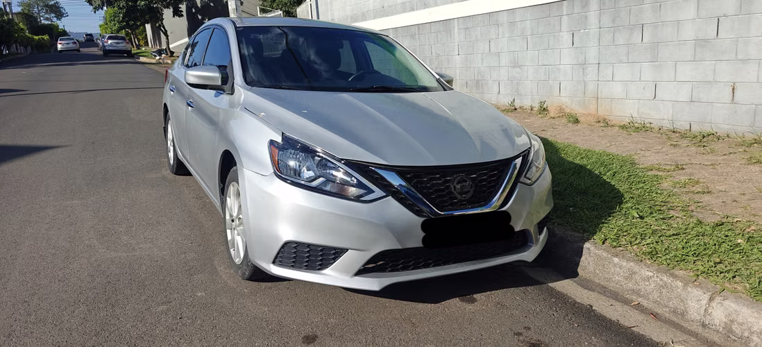 Nissan Sentra SV Gris 2019 - Imagen 1
