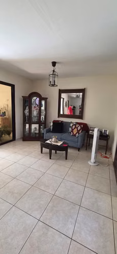 AMPLIA CASA DE 3 HABITACIONES CON JARDÍN Y TERRAZA EN VENTA | MIRAMAR - Imagen 4