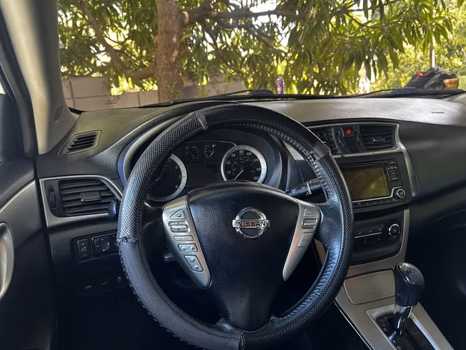 Nissan Sentra 2015 SV negociable 