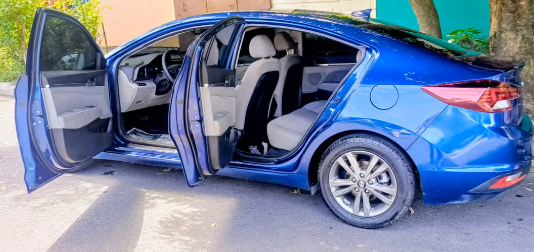 Vendó Hyundai Elantra 2020 Negociable  - Imagen 8