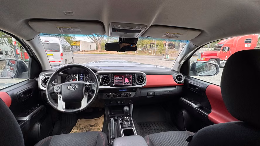 Tacoma 2022 SR5 4x4 - Imagen 7