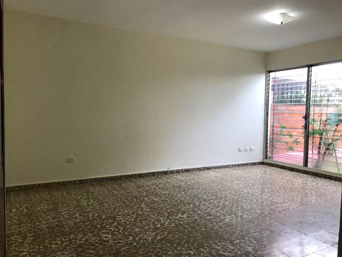 Miralvalle!! alquiló casa ampia para vivienda u oficina, zona Selectos  y Dola City - Imagen 3