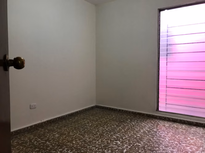 Miralvalle!! alquiló casa ampia para vivienda u oficina, zona Selectos  y Dola City - Imagen 7