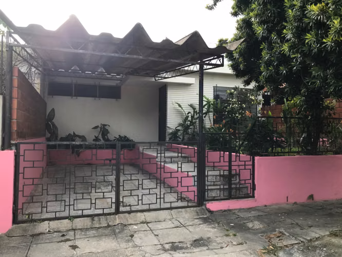 Miralvalle!! alquiló casa ampia para vivienda u oficina, zona Selectos  y Dola City