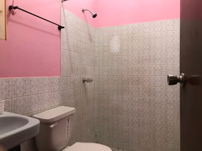 Miralvalle!! alquiló casa ampia para vivienda u oficina, zona Selectos  y Dola City - Imagen 4