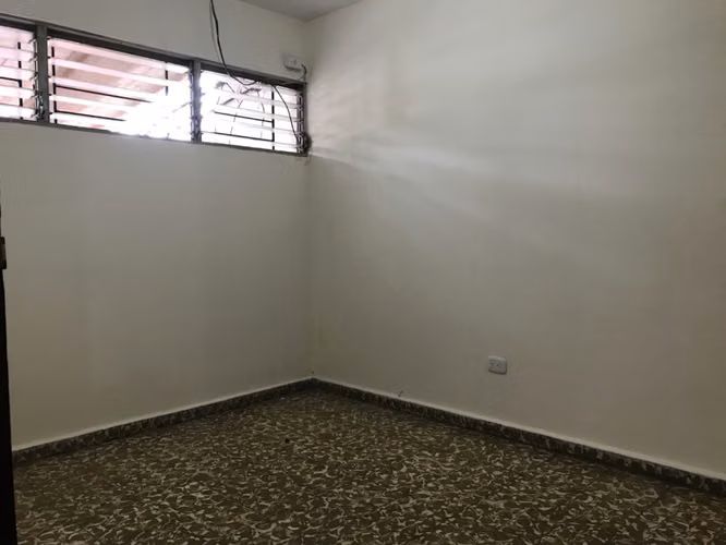 Miralvalle!! alquiló casa ampia para vivienda u oficina, zona Selectos  y Dola City - Imagen 8