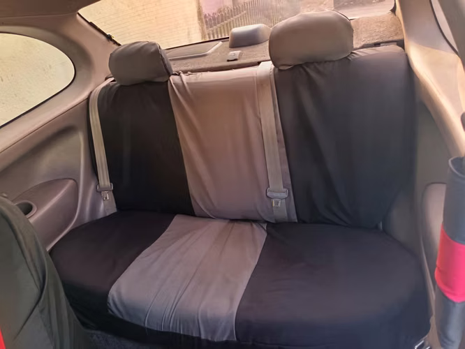 Toyota Echo año 2000  Automático. P. Neg