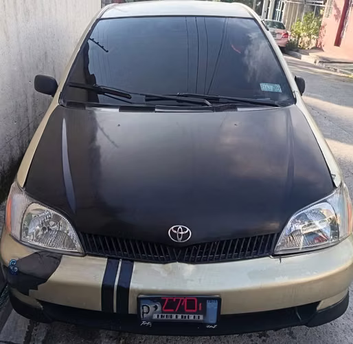 Toyota Echo año 2000  Automático. P. Neg