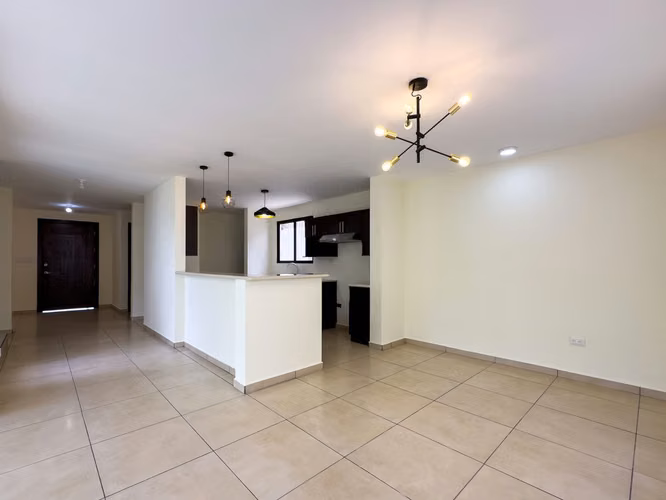 EN ALQUILER | RESIDENCIA EN LOMAS DE SANTA ELENA SUR, NUEVO CUSCATLÁN, LA LIBERTAD - Imagen 10