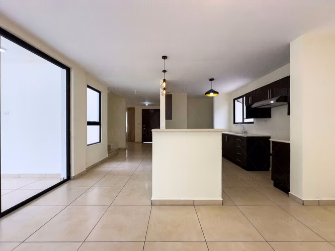 EN ALQUILER | RESIDENCIA EN LOMAS DE SANTA ELENA SUR, NUEVO CUSCATLÁN, LA LIBERTAD - Imagen 8