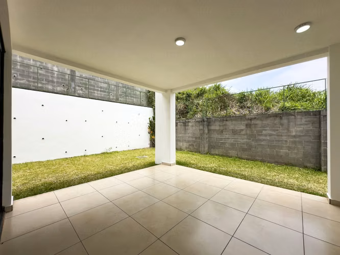 EN ALQUILER | RESIDENCIA EN LOMAS DE SANTA ELENA SUR, NUEVO CUSCATLÁN, LA LIBERTAD - Imagen 15