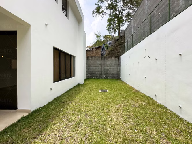 EN ALQUILER | RESIDENCIA EN LOMAS DE SANTA ELENA SUR, NUEVO CUSCATLÁN, LA LIBERTAD - Imagen 17