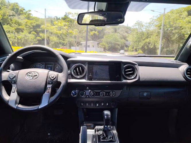  TOYOTA TACOMA DOBLE CABINA  2019 , 4X4,PIÑON DE MONTAÑA, TODO EN EXCELENTE ESTADO, SI VE EL ANUNCIO ES PORQUE SI ESTA D
