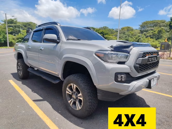  TOYOTA TACOMA DOBLE CABINA  2019 , 4X4,PIÑON DE MONTAÑA, TODO EN EXCELENTE ESTADO, SI VE EL ANUNCIO ES PORQUE SI ESTA D