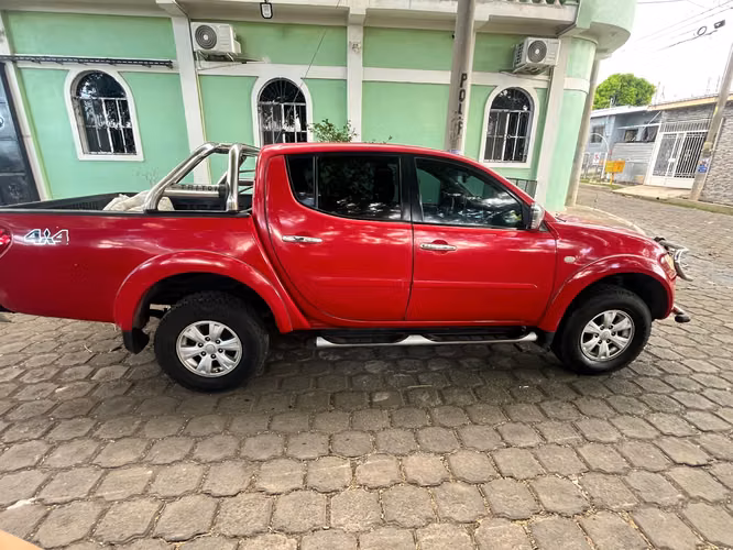 Mitsubishi L - uso familiar mantenimientos al dia 