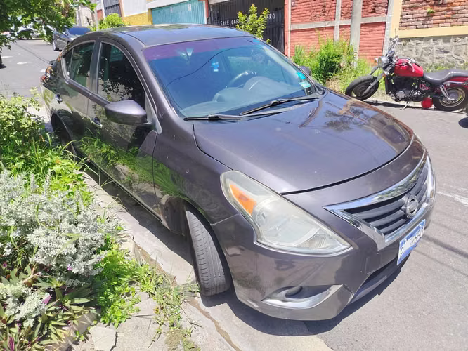 Nissan Versa 2015 compacto y económico  - Imagen 5