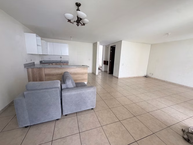 Casa en PASEO el PRADO con 4 Cuartos y 4 Baños  - Imagen 8