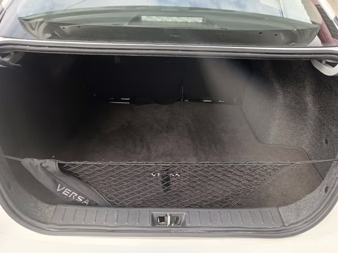 Vendo Nissan Versa sr 2024  - Imagen 3