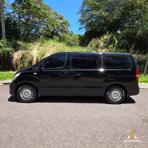 HYUNDAI GRAND STAREX 2018