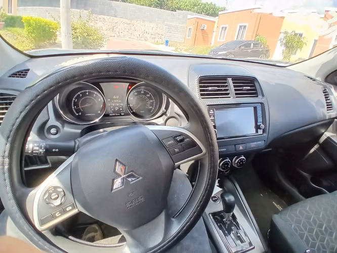 Vendomitsubishi Outlander Sport 4wd año 2024 