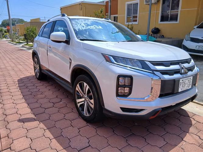 Vendomitsubishi Outlander Sport 4wd año 2024 
