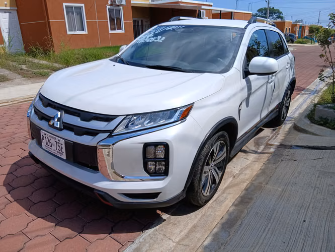 Vendomitsubishi Outlander Sport 4wd año 2024 