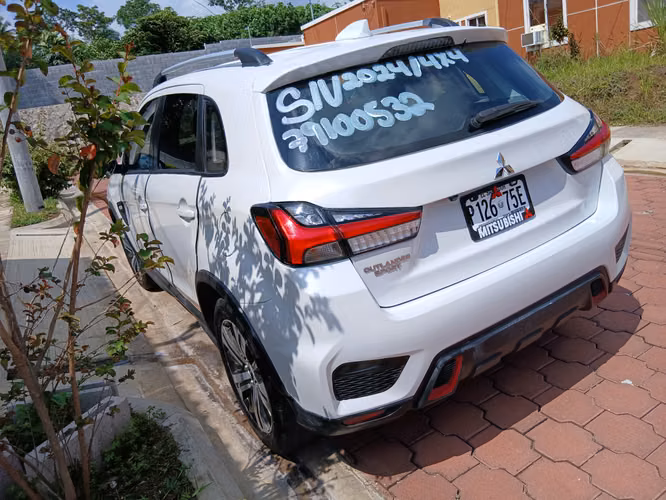 Vendomitsubishi Outlander Sport 4wd año 2024 