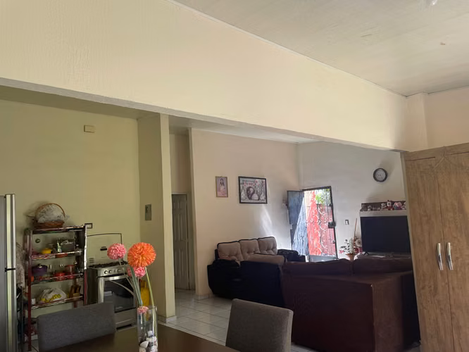 CASA CON TERRENO PARA FUTURAS CONSTRUCCIONES EN QUEZALTEPEQUE, LA LIBERTAD  - Imagen 4