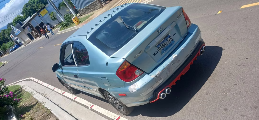 Vendo hyundai accent  2 puertas estándar 2005 - Imagen 3