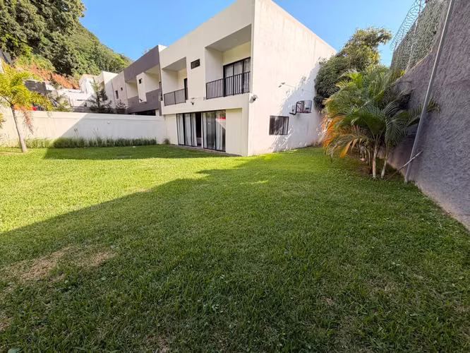 SE VENDE CASA ESCALON MODERNA COMO NUEVA, TOTALMENTE AMUEBLADA, 3 HABITACIONES CADA UNA CON BAÑO Y ESTUDIO CON BAÑO COMP - Imagen 16