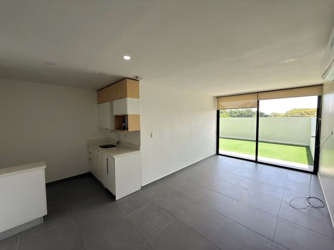 SE ALQUILA APARTAMENTO TORRE TRIU ESCALON, de primer nivel con jardín Área de apartamento: 91.30 m²  Área de jardín: 4 - Imagen 11