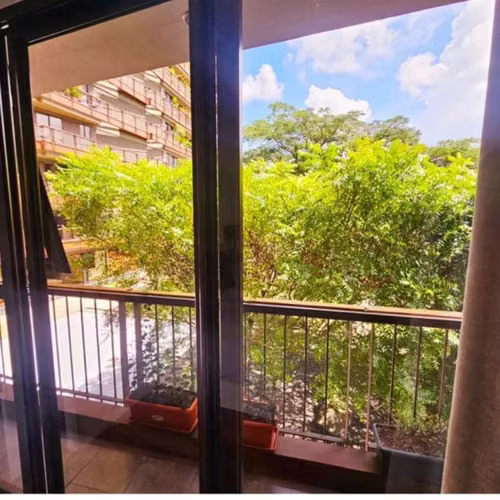 SE VENDE APARTAMENTO 105 CAMPESTRE, ESCALÓN, AMUEBLADO, tiene 160 mts2, de 2 habitaciones más área de servicio,  complet - Imagen 3