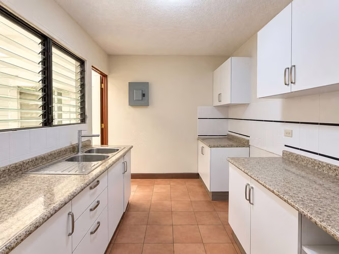 Santa Elena, casa en venta, res. privado. - Imagen 6