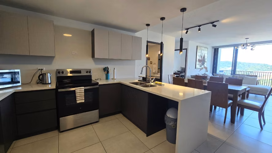 SE VENDE APARTAMENTO ALTURAS DEL BOSQUE NUEVO CUSCATLÁN Espacio: 154.86 m² (Nivel 7) | Vistas panorámicas 2 parqueos en  - Imagen 5