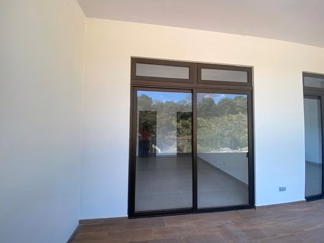  SE ALQUILA APARTAMENTO ATLOFT TUSCANIA Zaragoza, La Libertad, Con vista a la Laguna Características: 102.82 m² de const - Imagen 8