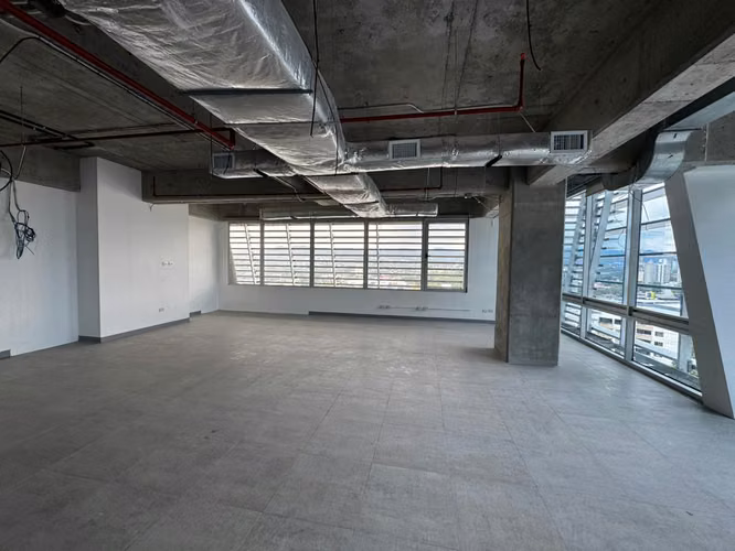 SE ALQUILA LOCAL TORRE INSIGNE SAN BENITO, CON VISTA, tiene 134 mts2, cuenta con 4 Parqueos, mas bodega, PRECIO: $3,000  - Imagen 7