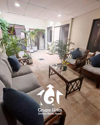 SE ALQUILA CASA COMPLETAMENTE AMUEBLADA - SANTA ELENA