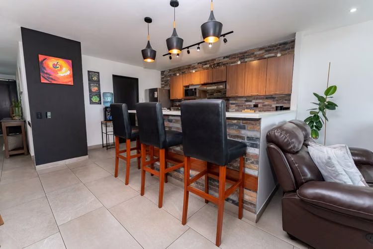 Se Vende Apartamento Grande en Colonia Escalón  - Imagen 2