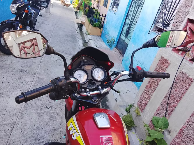 Vendo TVS HLX 150 año 2024, con tarjeta de circulación al día,sin esquelas, y con carta de cancelación vigente 