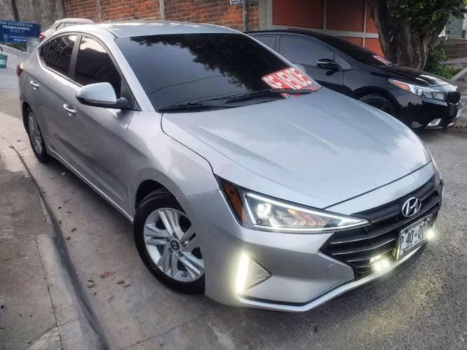 Hyundai Elantra - Imagen 6