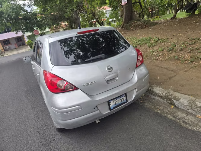  Nissan versa 2007  - Imagen 2