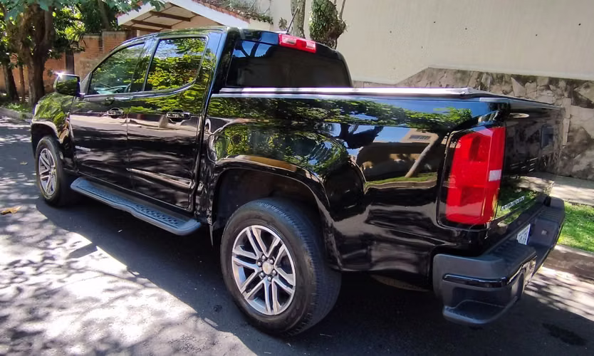 CHEVROLET COLORADO LT 2022 AUT DOBLE CABINA 4X2 F/E BOLSAS BUENAS