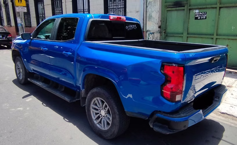 CHEVROLET COLORADO LT 2023 DOBLE CABINA AUT BOLSAS BUENAS F/E
