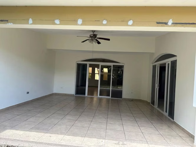  ¡CASA MODERNA EN ALQUILER EN CUMBRES DE CUSCATLÁN! - Imagen 3