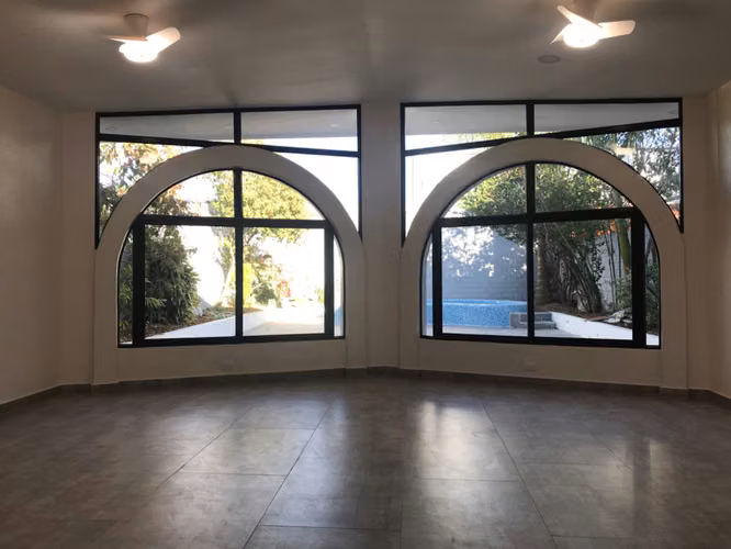 Vendo hermosa y amplia casa en Santa Tecla!!, zona Parque San Martín, excelente ubicación  