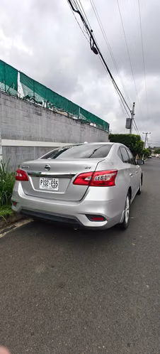 Nissan Sentra SV Gris 2019 - Imagen 4