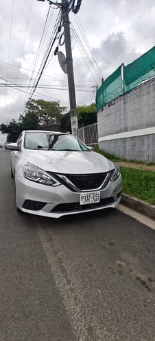 Nissan Sentra SV Gris 2019 - Imagen 2